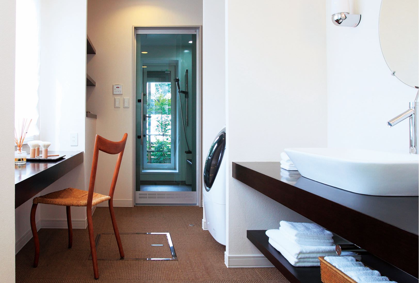 バスルームへつながる洗面所・脱衣室