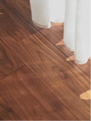 光と心地よい風を取り入れる窓際