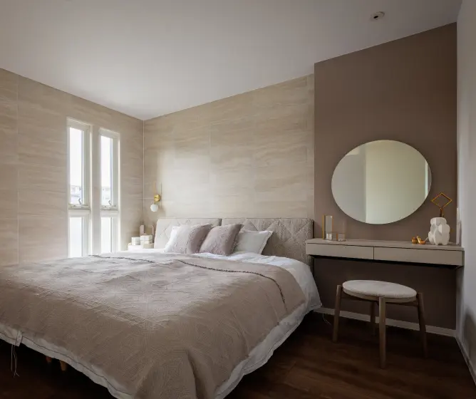 ベッドに隣接したパウダーコーナー