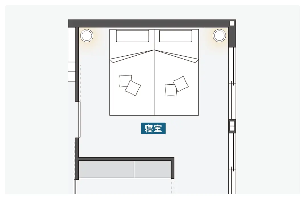 大きな窓に面した朝日が入るダイニング