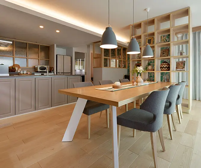 対面キッチンの前にダイニングテーブルを水平にレイアウト