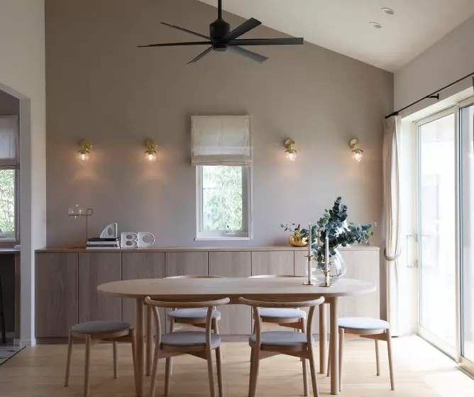 シックヨーロピアン調のダイニング