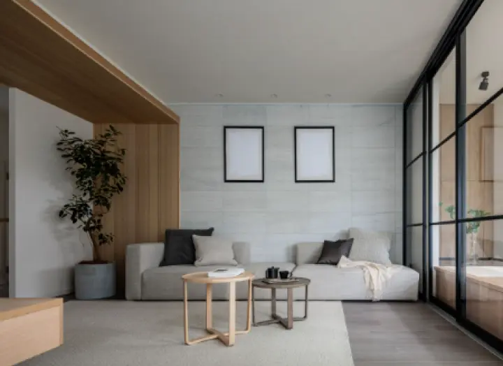 大きなソファのあるリビング