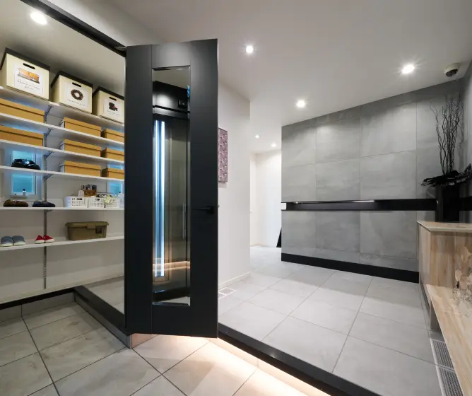 たくさんの収納があるファミリー玄関